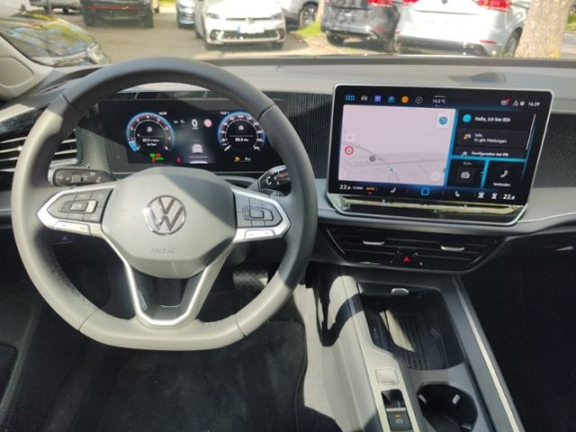 Fahrzeugabbildung Volkswagen Passat BUSINESS 1.5 eTSI DSG AHK SHZ IQDRIVE 360