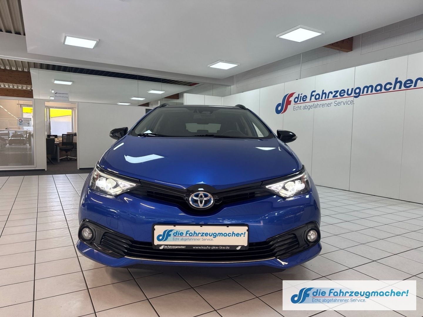 Fahrzeugabbildung Toyota Auris Touring Sports Hybrid 1.8  Klimaautom Spur