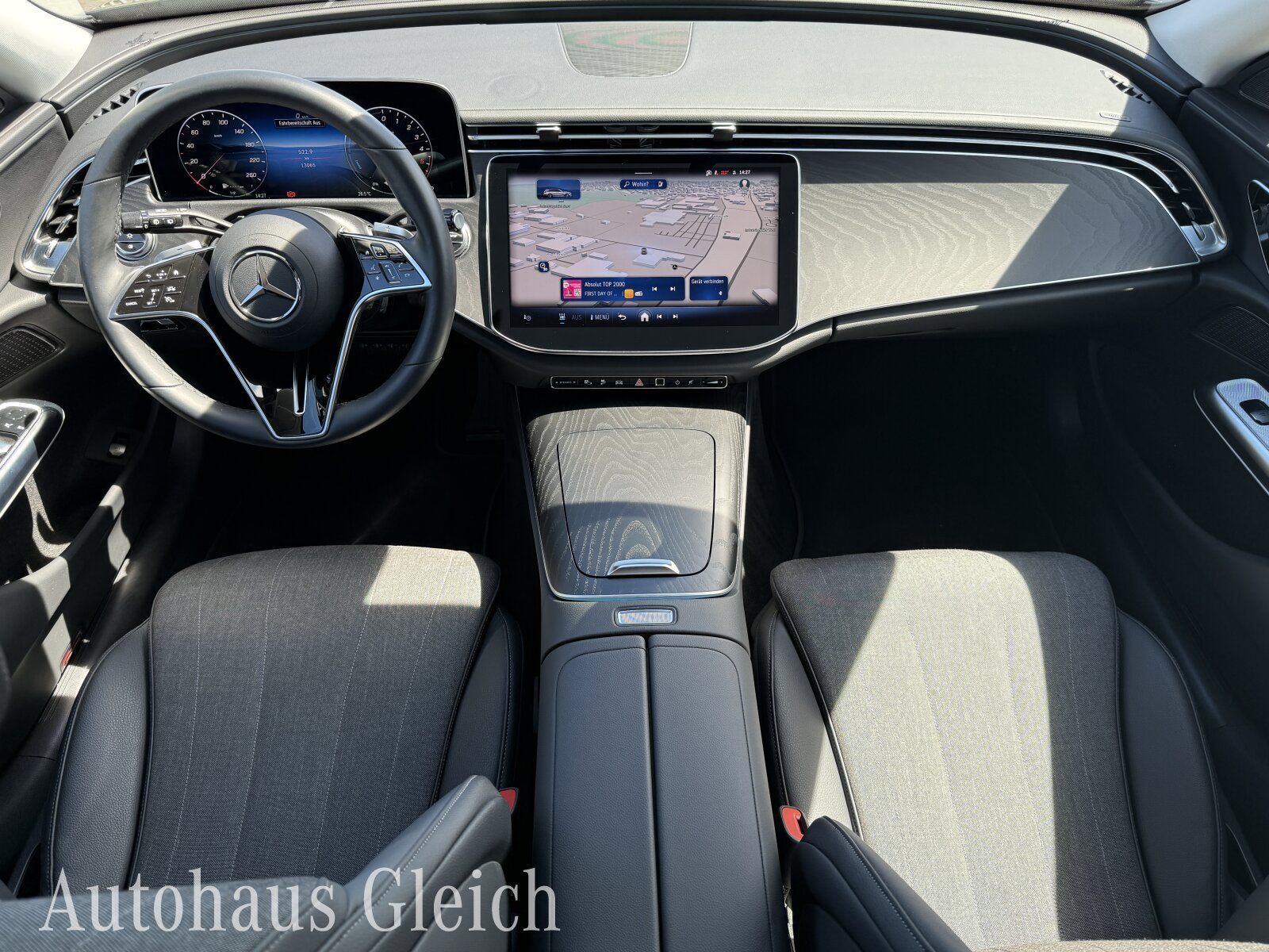 Fahrzeugabbildung Mercedes-Benz E 300 de Avantgarde Advanced Plus Distronic/Klim