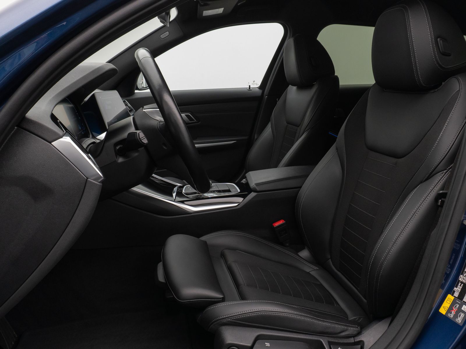 Fahrzeugabbildung BMW 330e Sport Line Kamera Laser HUD DAB Komfort