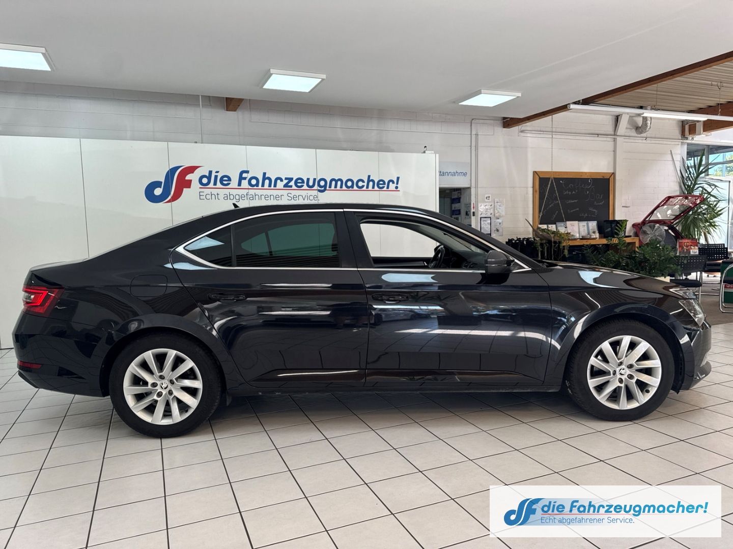 Fahrzeugabbildung SKODA Superb Style 2.0 TDI Navi *HAGELSCHADEN *EXPORT