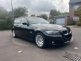 BMW 318i Touring NeuMotor|Pano|Navi|Leder|Extras - BMW 318 aus 2009: Kombi, 318i