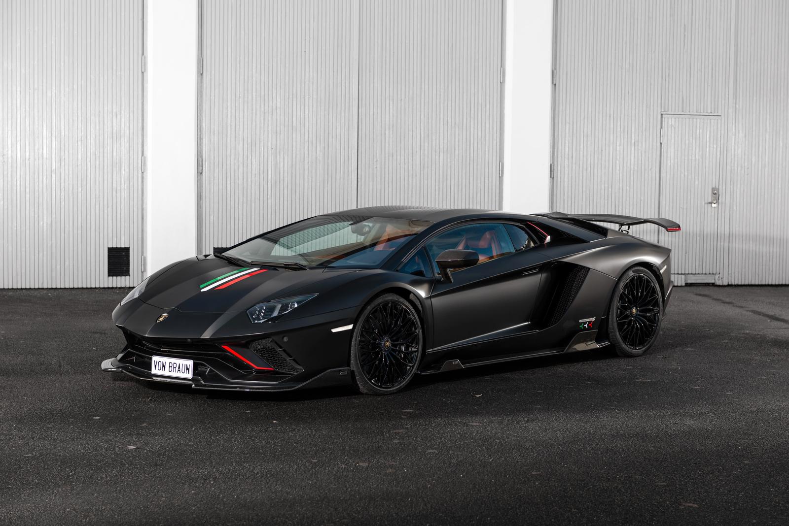 Lamborghini LP740-4 S Full Carbon Nero - Balloon White