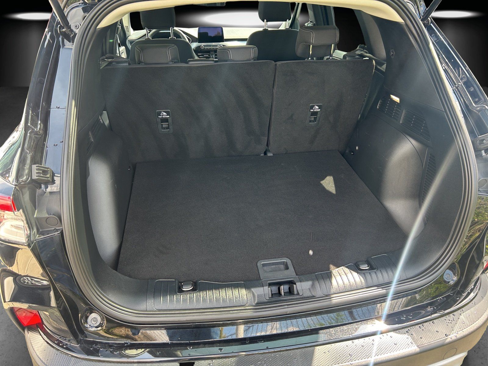 Fahrzeugabbildung Ford Kuga Titanium FHEV GJR Winter Pa NAVI PDC Kamera