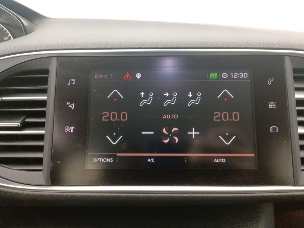 Fahrzeugabbildung Peugeot 308 Allure 1.2T NAVI/LED/PDC/TEMPOMAT