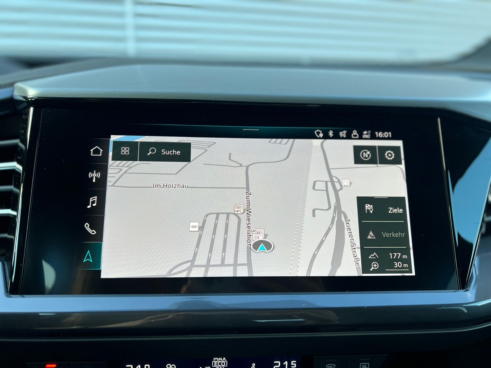 Fahrzeugabbildung Audi Q4 e-tron 50  Edition One S-Line Matrix Sonos