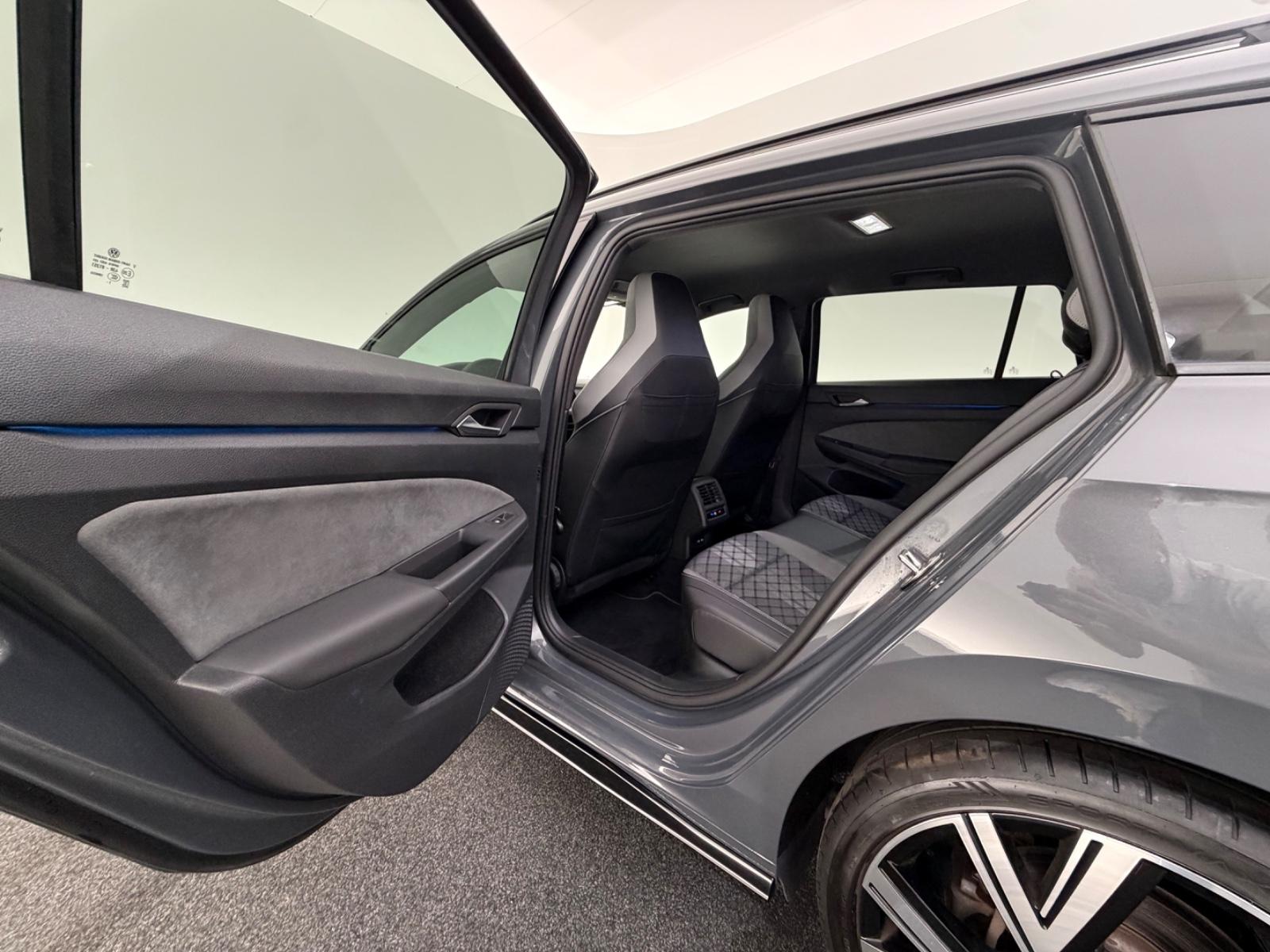 Volkswagen Golf VIII Var. 1.5 eTSI*R LINE*LED-ACC-R.KAM-APP, миниатюра 25