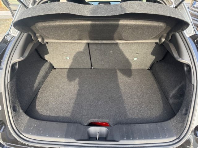 Fahrzeugabbildung Nissan JUKE 1.6 HYBRID 143 PS 4AMT N-CONNECTA NC Tech W