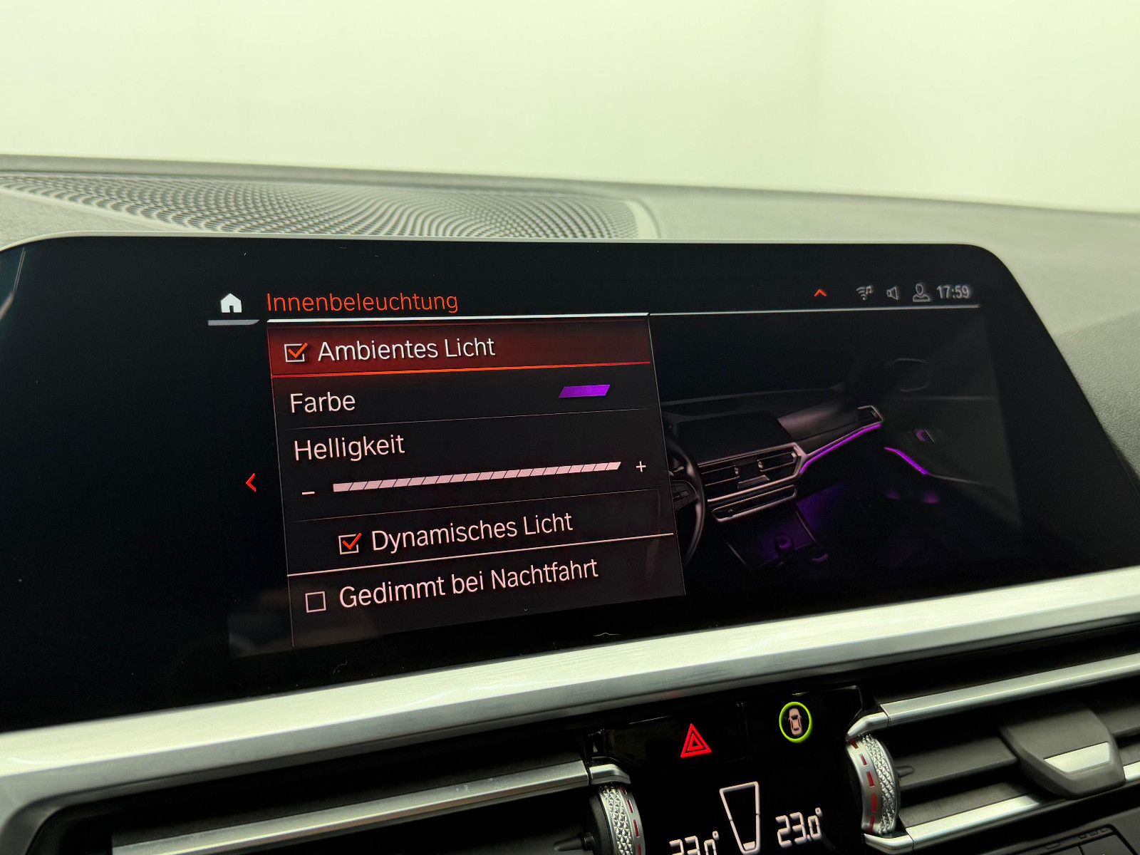 Fahrzeugabbildung BMW 330i xDrive M-SPORT/LIVE COC/HiFi/DEUTSCH