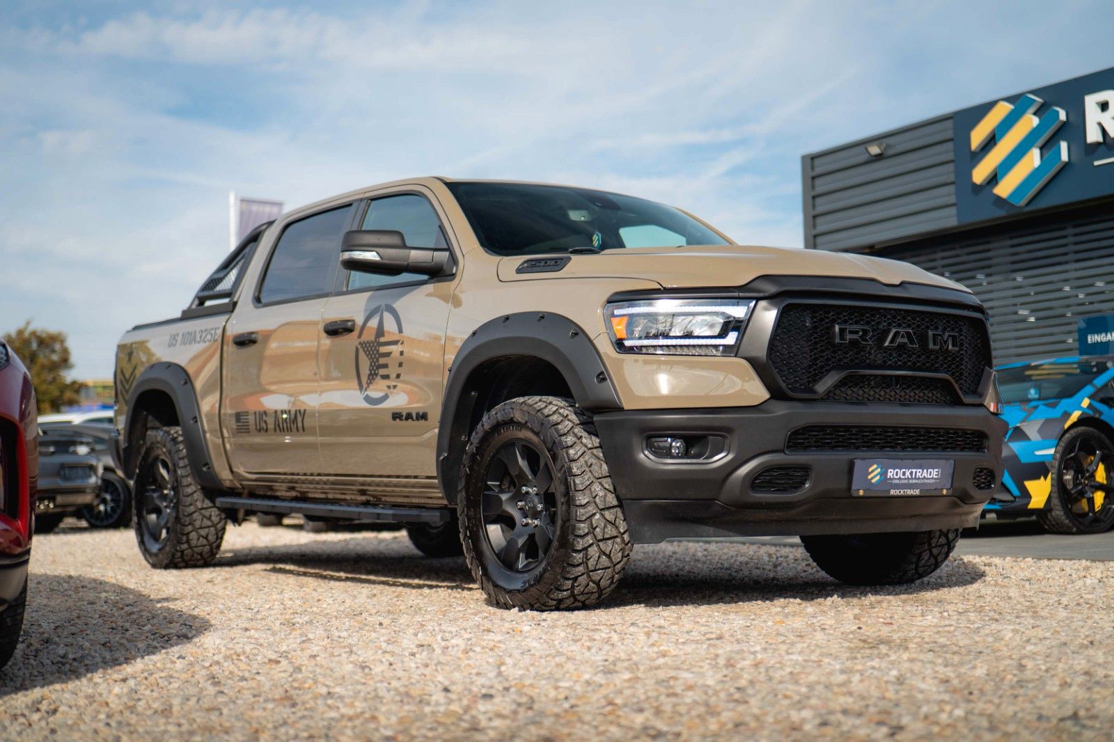 Fahrzeugabbildung Dodge RAM 5.7 V8 HEMI 4x4 NIGHT OFFROAD ARMY STYLE LED