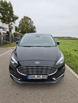 Ford S-Max 2.5 Titanium m. Panoramadach - Ford S-Max Titanium mit Hybrid-Antrieb (Benzin/Elektro)