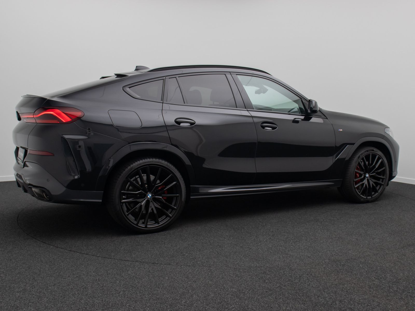 Fahrzeugabbildung BMW X6 M50i 360&deg;Laser DAB H/K Panoram Individual 22"