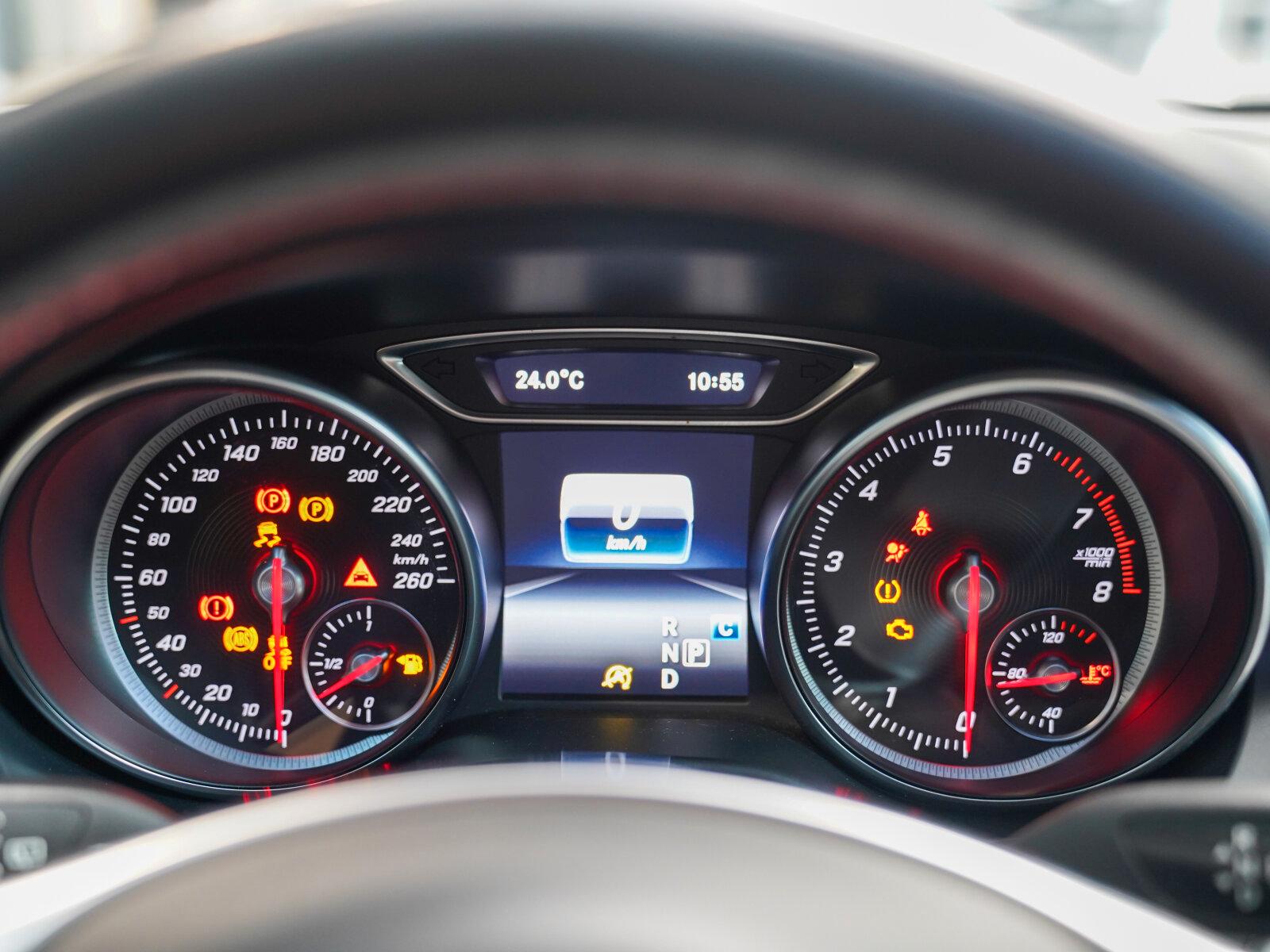 Mercedes-Benz GLA 250 4M AMG Line Night Panorama LED AHK Memo