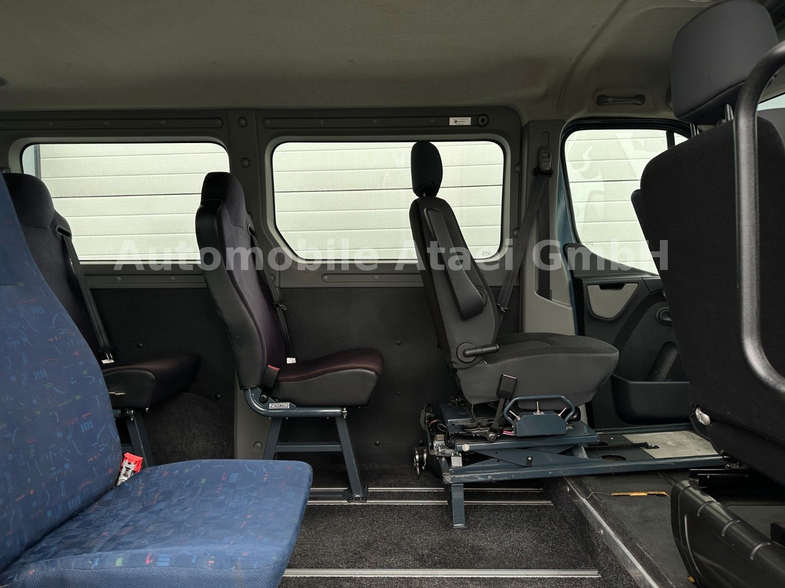 Fahrzeugabbildung Opel Movano Automatik *Selbstfahrer* Rollstuhl-Lift