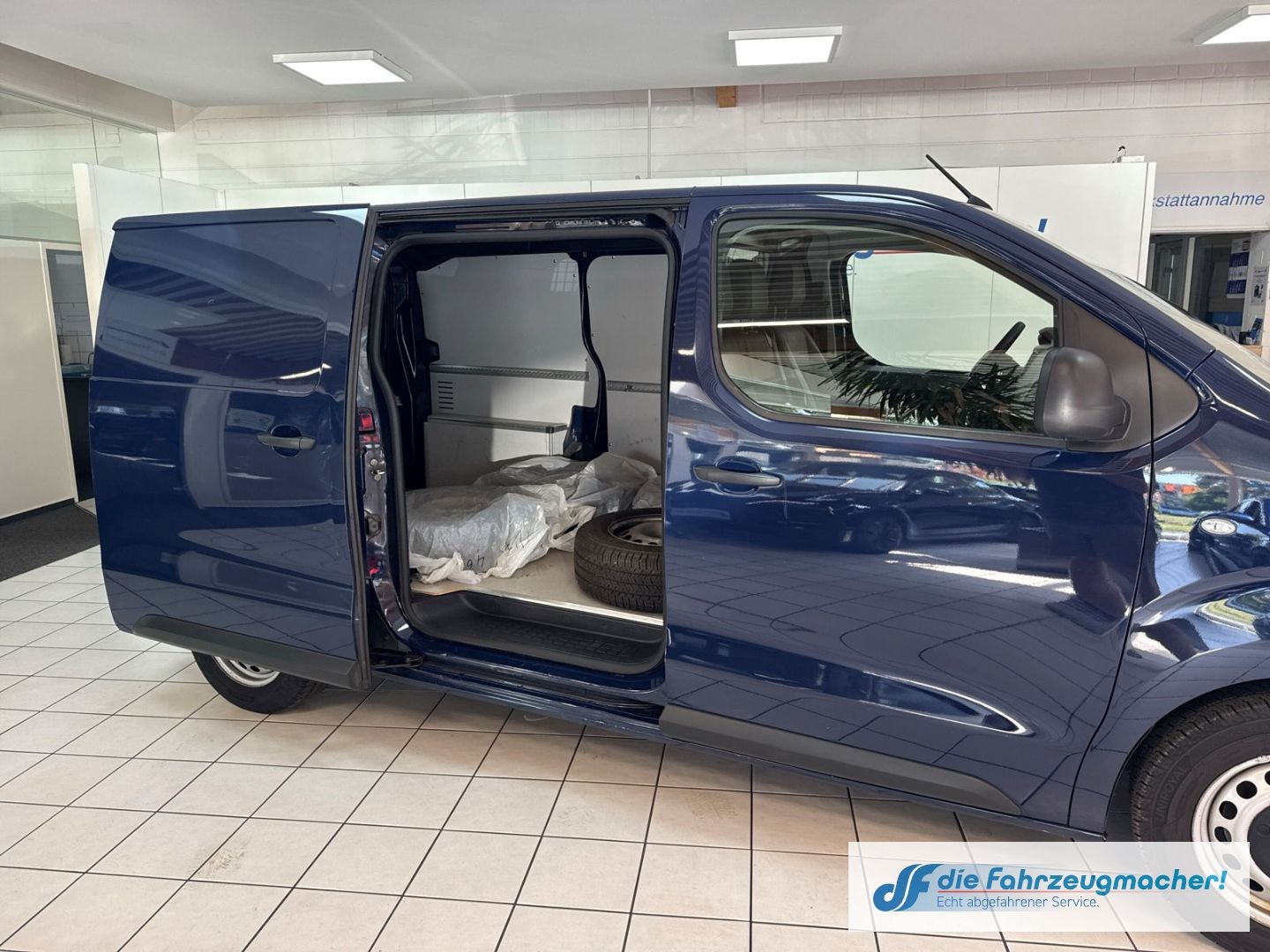 Fahrzeugabbildung Opel Vivaro Kasten Edition M 1.5 D EU6d *EXPORT
