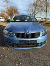 Skoda Octavia 1.6 TDI Green DSG Neu Tüv und Zahnriemen - Skoda Octavia mit Diesel-Antrieb: Limousine, 1.6
