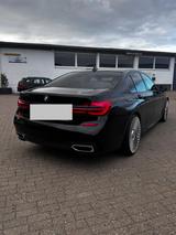 BMW 740d xDrive - M-Paket, 22 Zoll Felgen - BMW 740 von privat