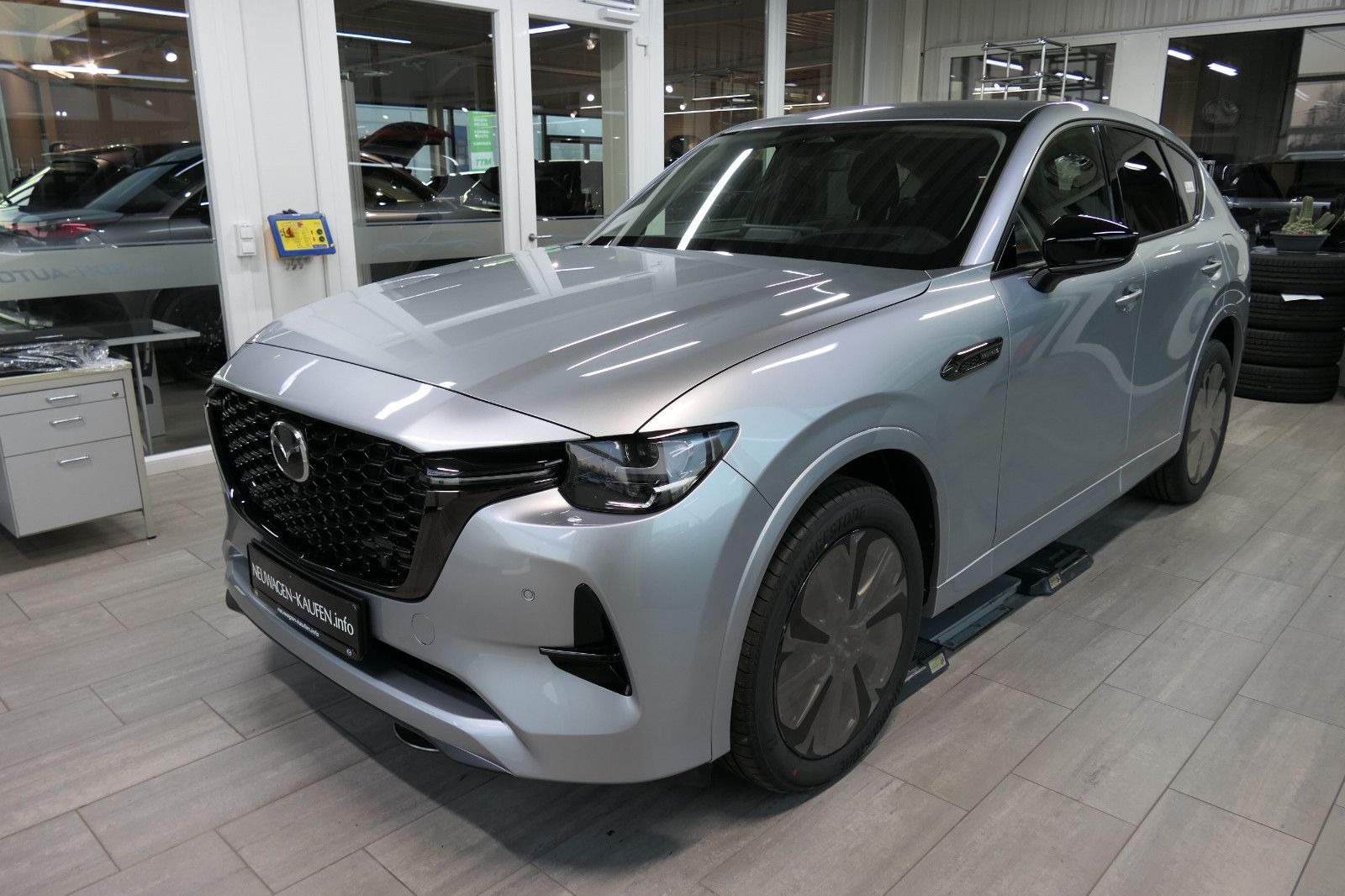 Mazda CX-60 SKYACTIV PHEV HOMURA-Plus > Aktion imagem 2
