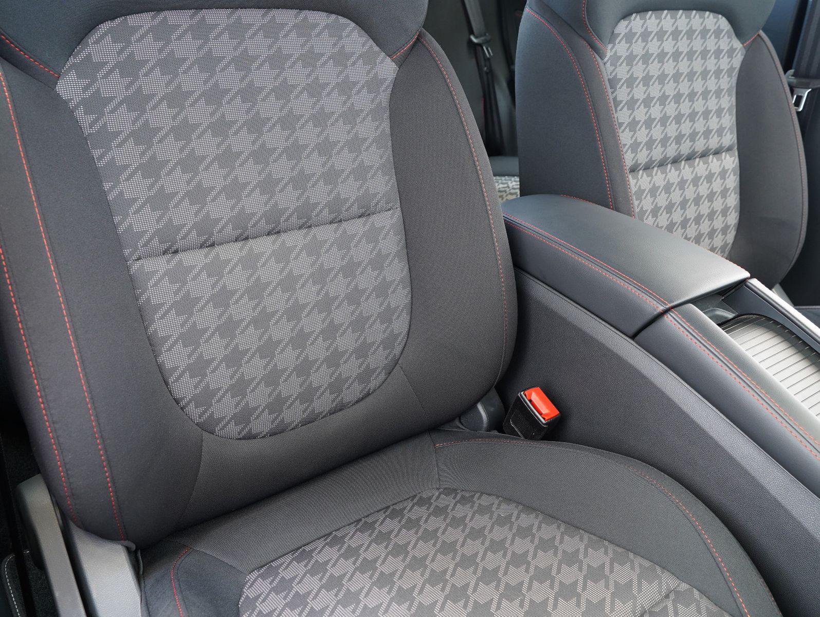 Fahrzeugabbildung MG ZS EV Standard Range Comfort MG-PILOT/LED/ACC