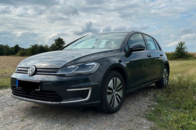 Volkswagen e-Golf grau - Navi / CCS / Wint...