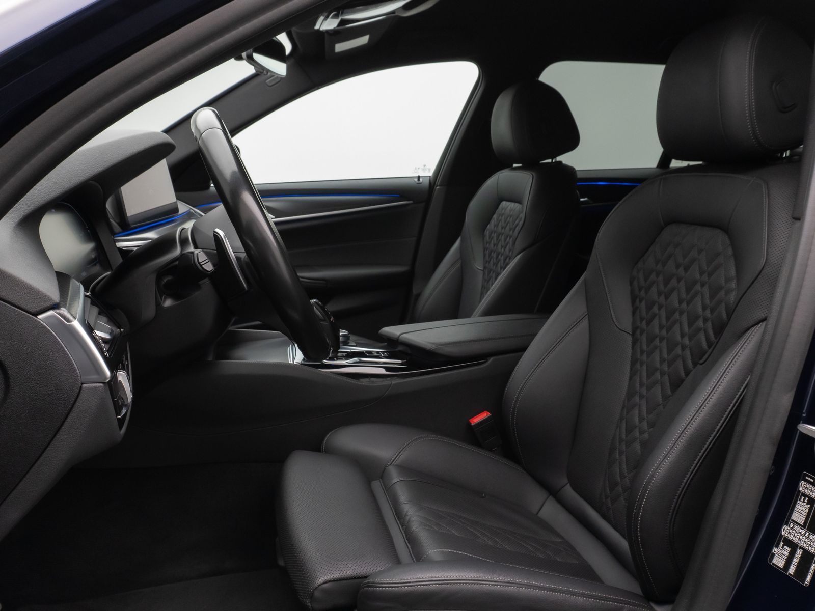 Fahrzeugabbildung BMW 530d M Sport Laser HUD DAB Komfort Alarm 18Zoll