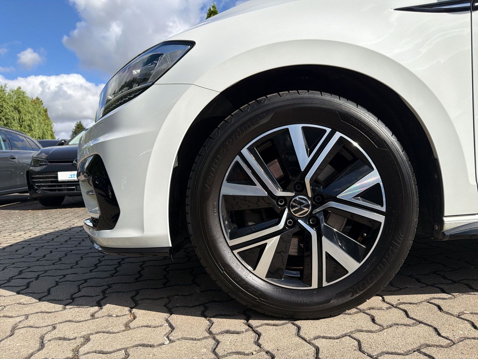 Touran R-line TSi DSG 7S PANO Navi LED