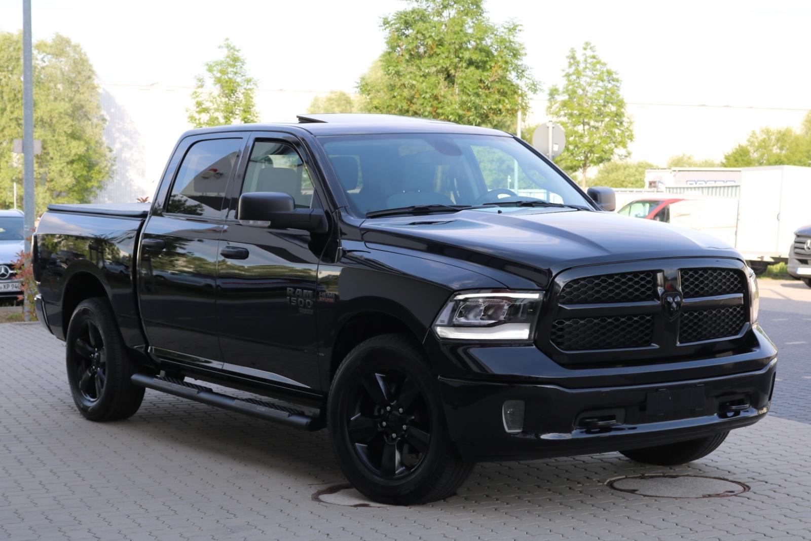 Dodge RAM 1500 5.7 V8 Crew Cab Black/PANO/KAMERA/NAVI