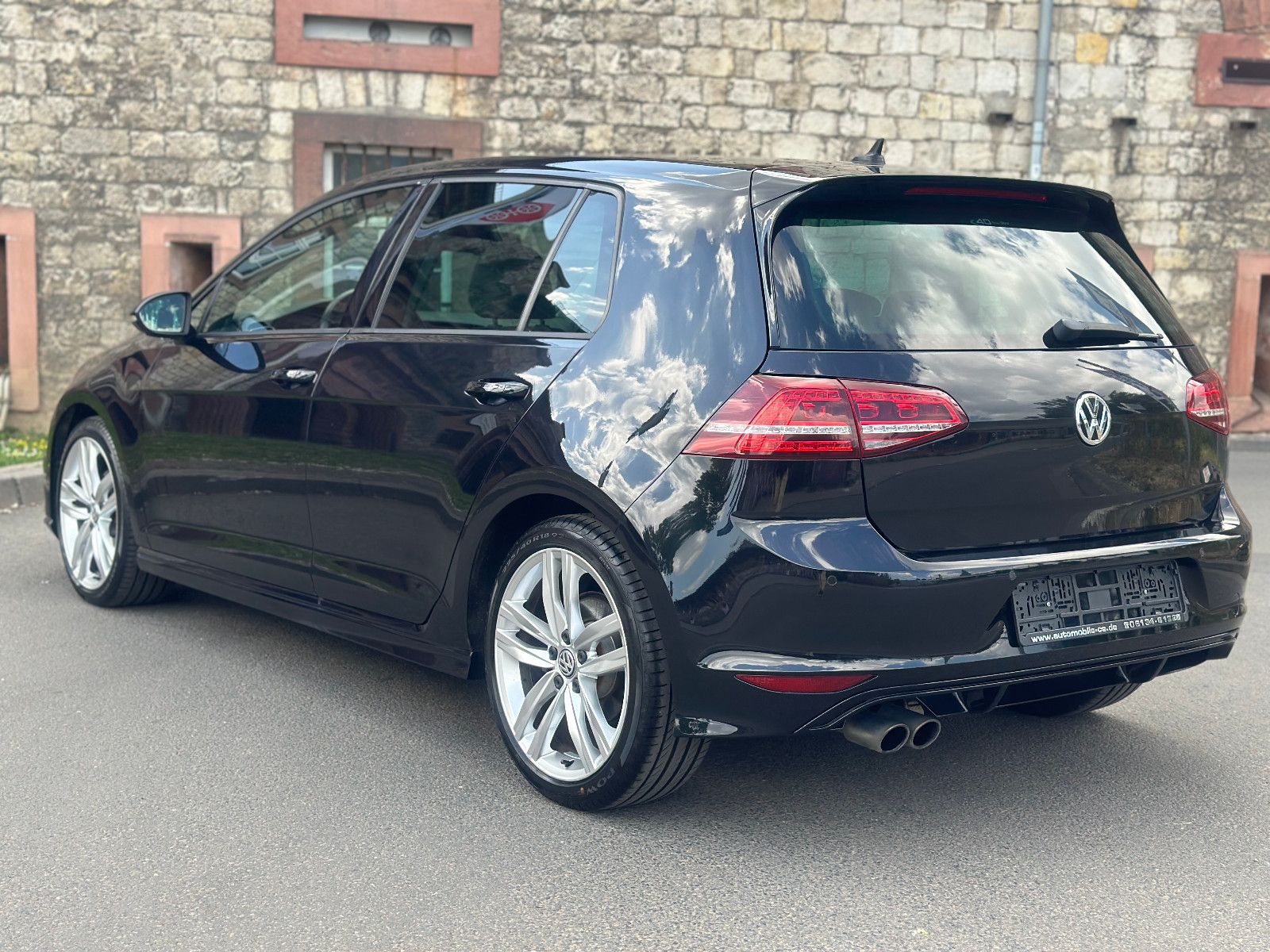 Fahrzeugabbildung Volkswagen GOLF VII R LINE+HIGHLINE BMT