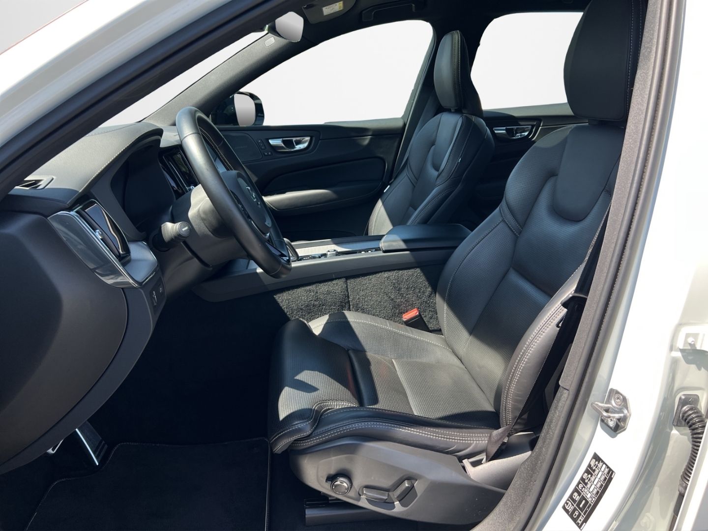 Volvo XC60 R Design AWD HeadUp Aktives Fahrwerk foto 10