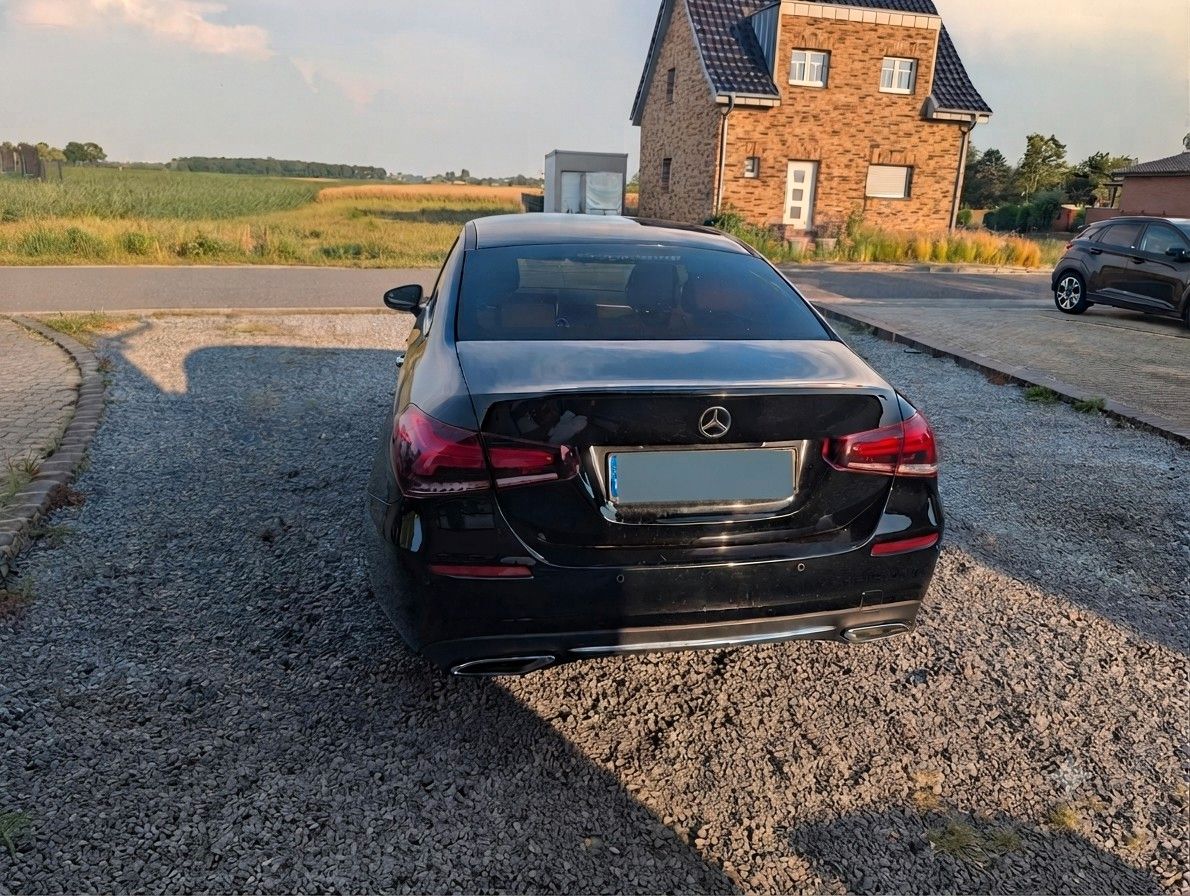 MERCEDES-BENZ A 180 - Limousine 