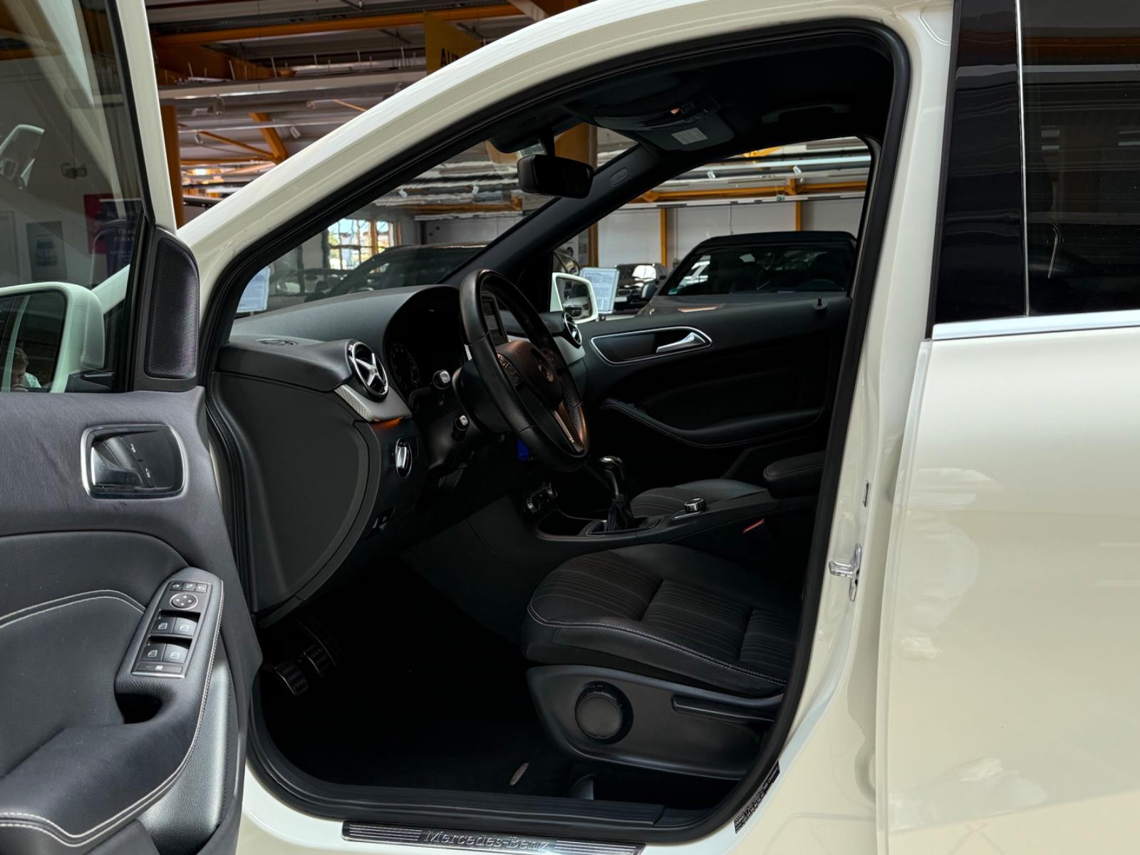 Mercedes-Benz B180|SHZ|PDC|Klimaanlage|Xenon|2.Hand|Bluetooth