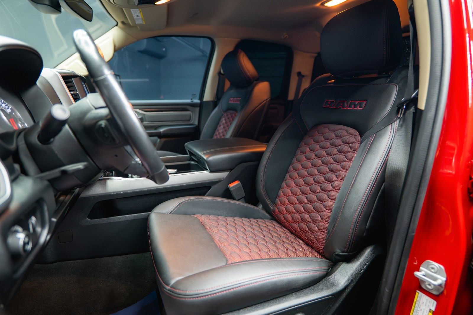 Fahrzeugabbildung Dodge RAM 5.7 V8 HEMI 4x4 RED DEVIL Offroad LONGBED