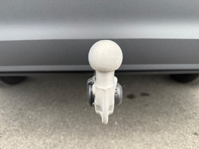 Tiguan Life 2.0 TDI AHK-klappbar Navi 360 Kamera