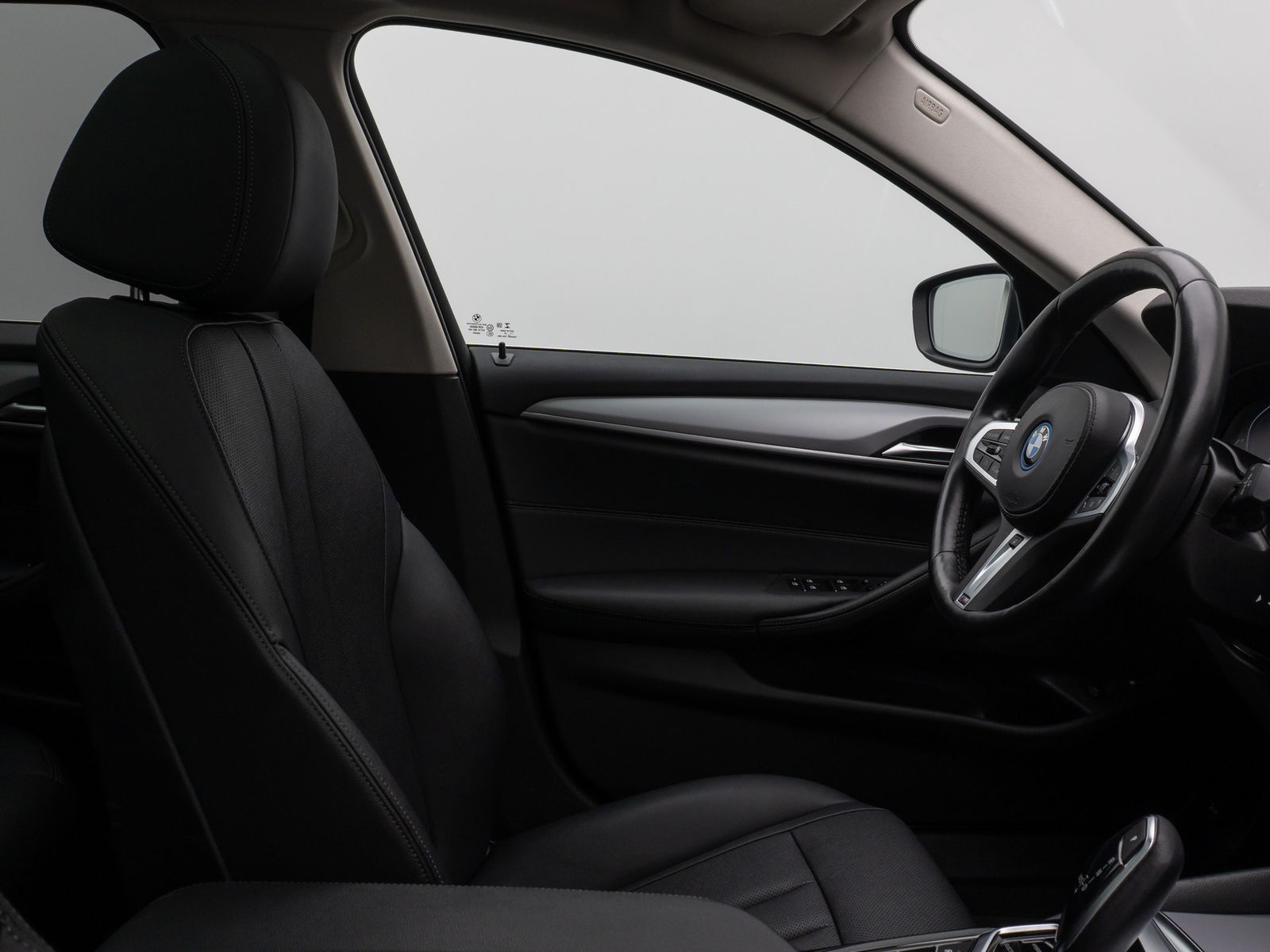 Fahrzeugabbildung BMW 530e Panorama Kamera DAB Leder Alarm AHK