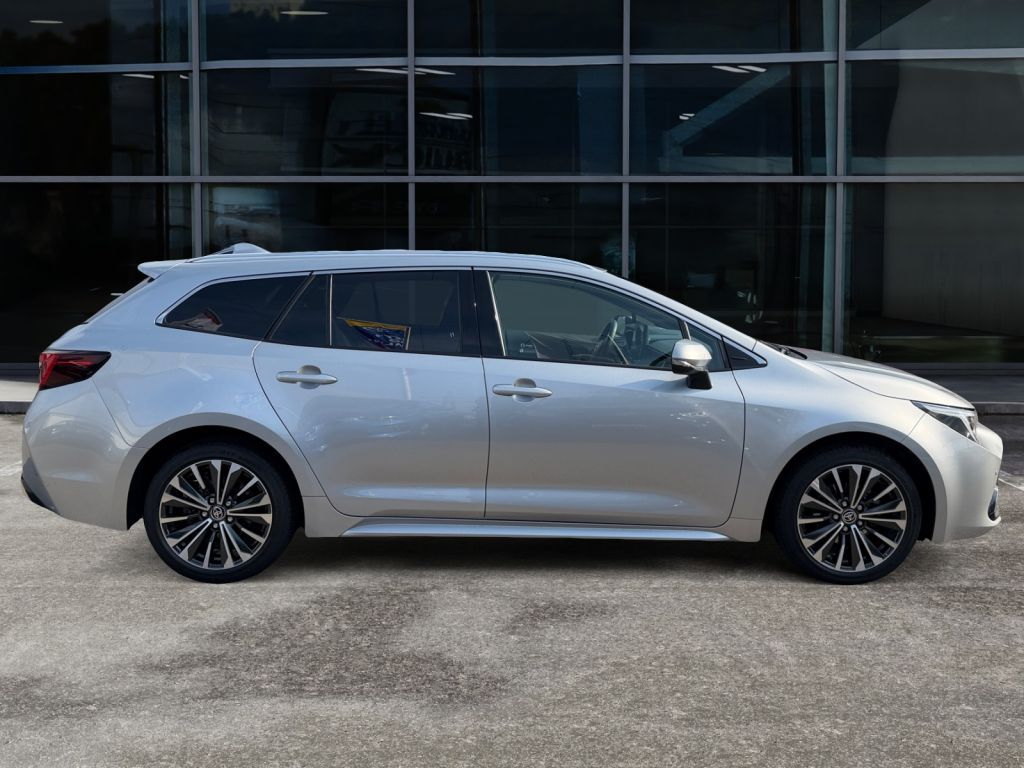 Fahrzeugabbildung Toyota Corolla 1.8 Hybrid Touring Sports Teamplayer