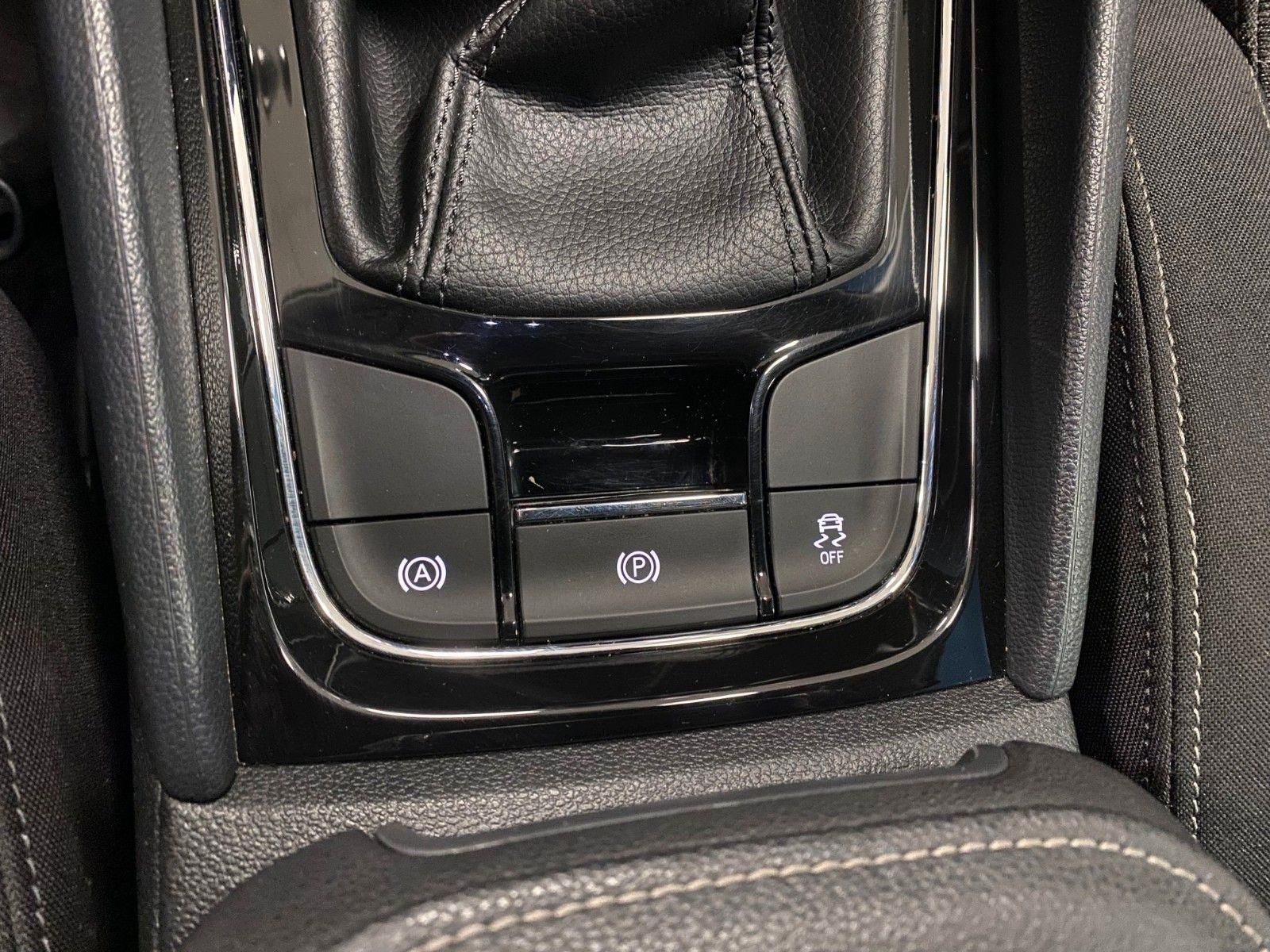 Fahrzeugabbildung SKODA Karoq 1.5 TSI Style+AHK schwenk+LED+NAVIGATION+