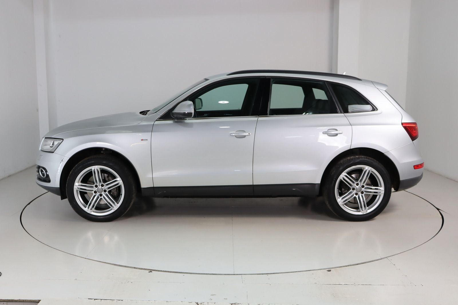 Fahrzeugabbildung Audi Q5 3.0 TDI quattro S- line * Bi- Xe