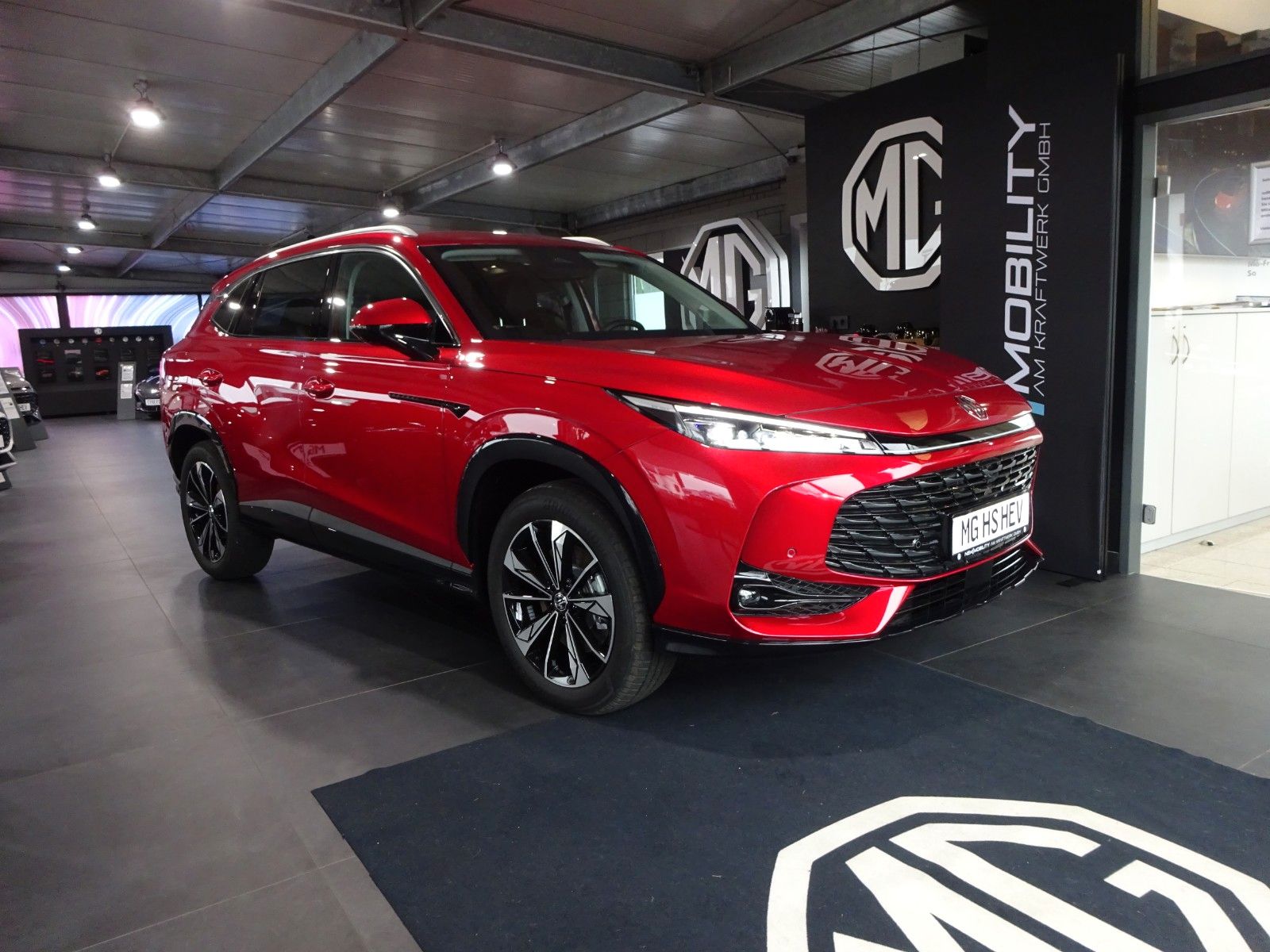 MG HS