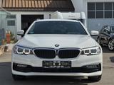 BMW 520d Touring Sport Line*HEAD-UP*GARANTIE*KAMERA* - BMW 520 mit Diesel-Antrieb: Zentralverriegelung