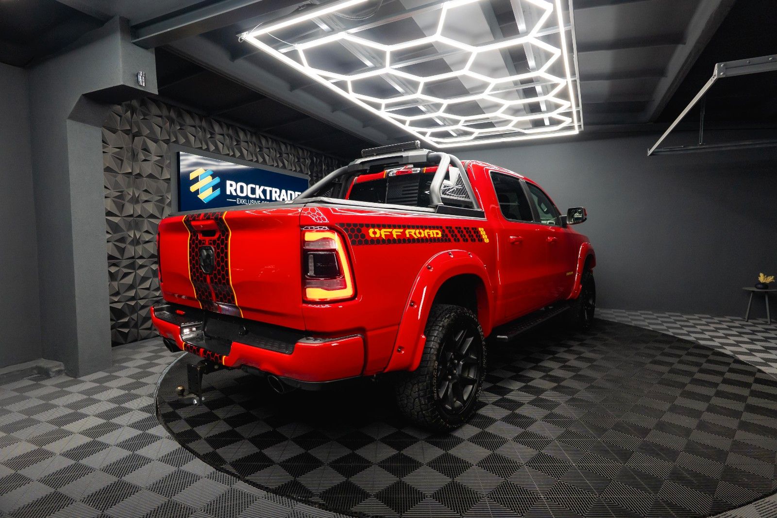 Fahrzeugabbildung Dodge RAM 5.7 V8 HEMI 4x4 LARAMIE LPG Offroad-Bodylift