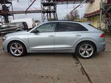 Audi SQ8 4.0 TFSI quattro competition plus B&O - silberne Audi SQ8