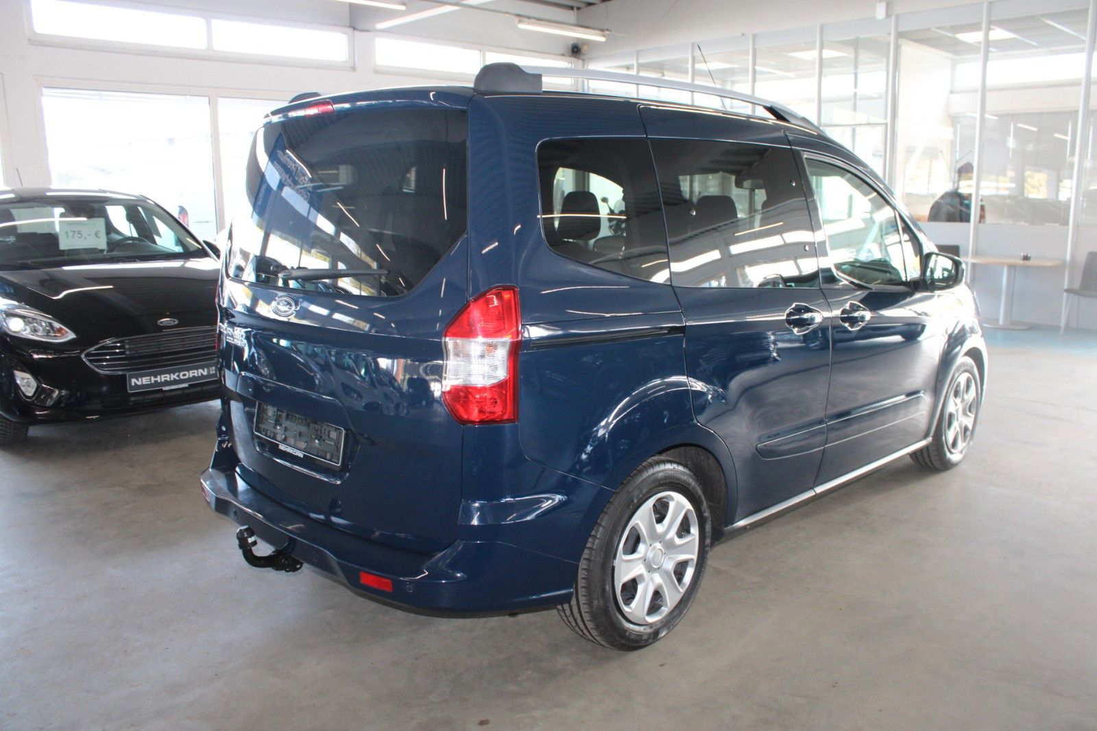 Fahrzeugabbildung Ford Tourneo Courier 1.5 TDCi Trend AHK KLIMA WinterP