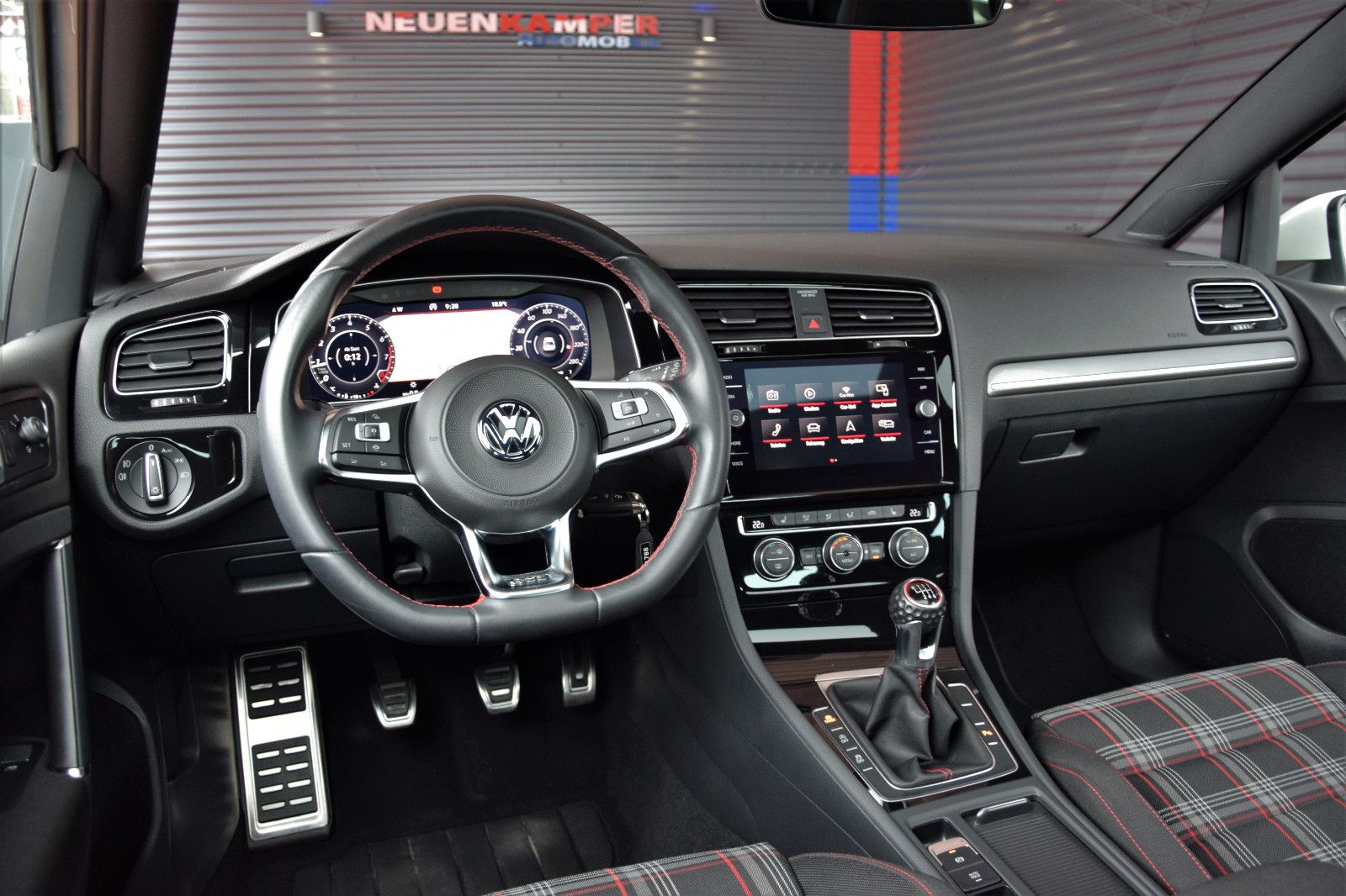 Fahrzeugabbildung Volkswagen Golf VII Lim. GTI Performance LED Panorama Ambi