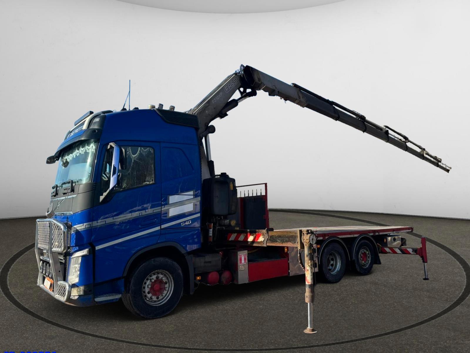 Volvo FH13 540 6X2 + Crane Fassi