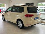 Volkswagen Touran 2.0 TDI TAXI DSG 7Si. ParkAssist - Volkswagen Touran mit Diesel-Antrieb: Taxi, Kleinbus