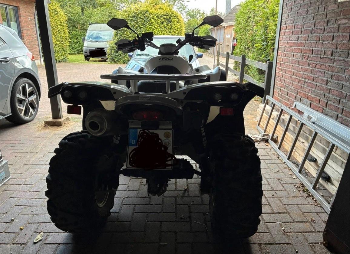 Can-Am Renegade 2012 — rear view