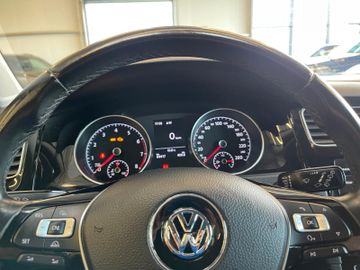 Volkswagen Golf VII Lim. Join BMT 1.5 TSI 5-Türer*NAVI*SHZ*