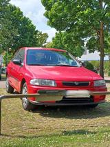 Mazda 323. TÜV bis 27 - Mazda 323: Kleinwagen