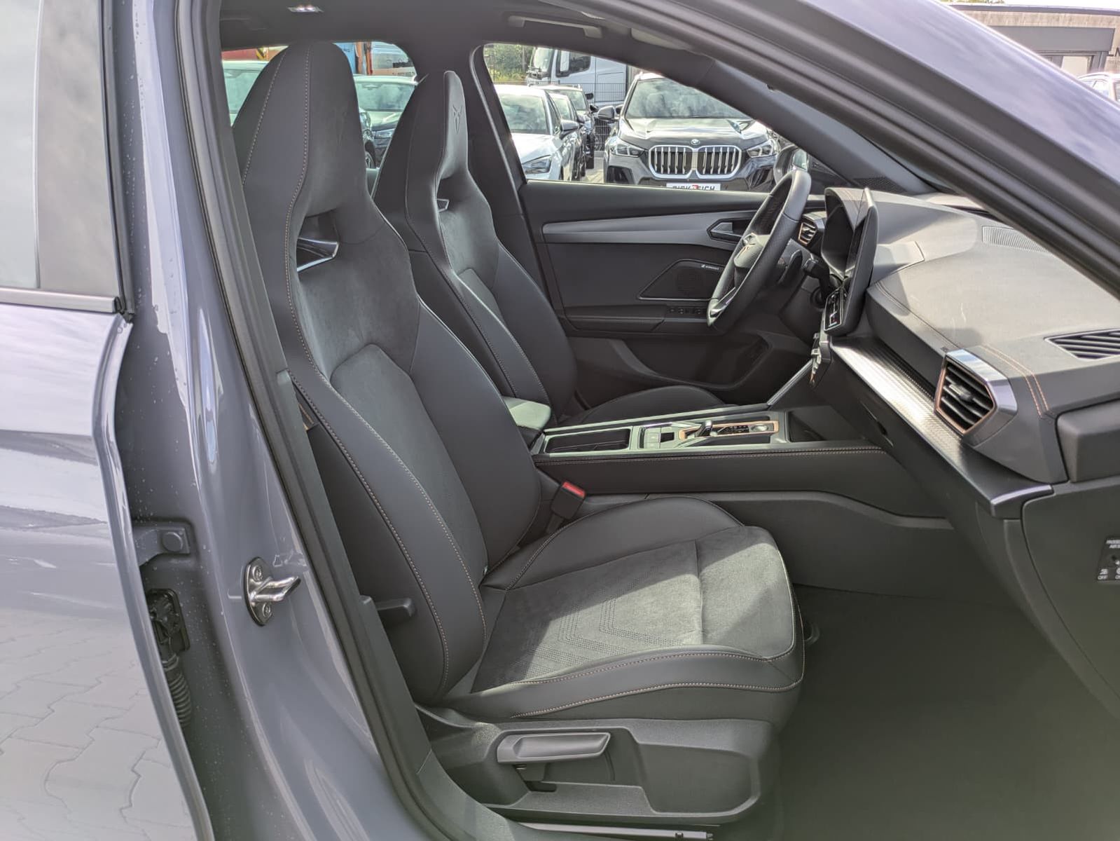 Vehicle image CUPRA Formentor 1.5 eTSI PANO*MATRIX*SENNH.*DINAM*360°