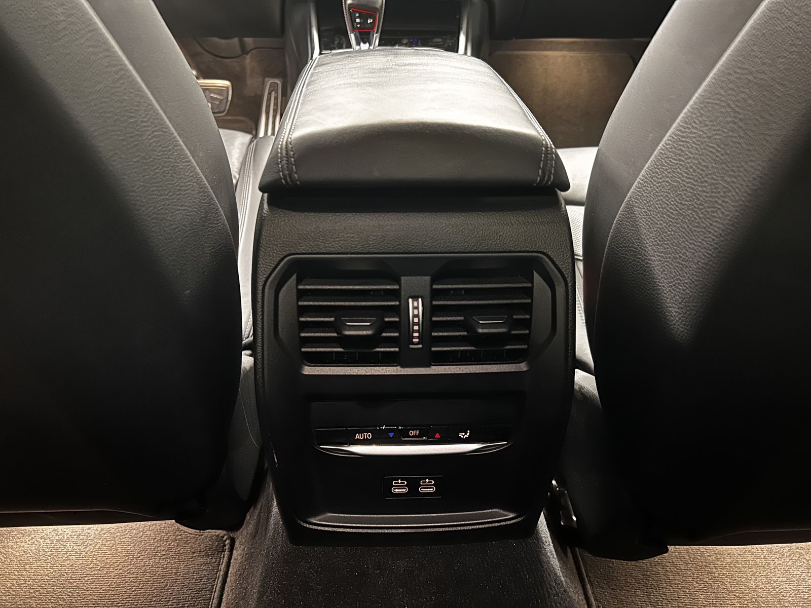 BMW M4 Competition M xDrive Coupé Harman/Kardon Head foto 17